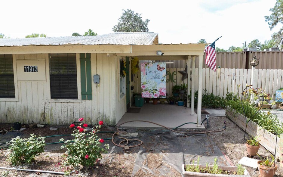 More Photos Of 11973 SE County Road 132, Jasper Office Residential For Sale