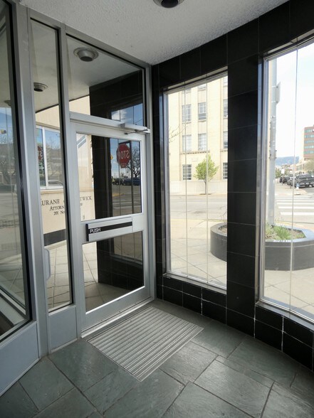 More Photos Of 201 N Wolcott St, Casper Office For Lease