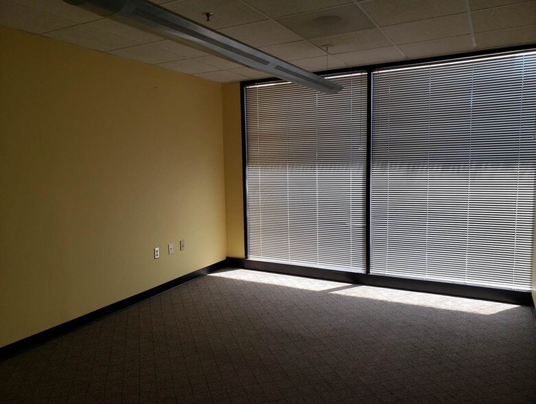 More Photos Of 612 Garfield Ave, Kansas City Apartments For Lease