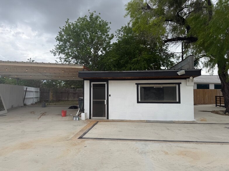 More Photos Of 418 Vine St, San Antonio Office Residential For Sale