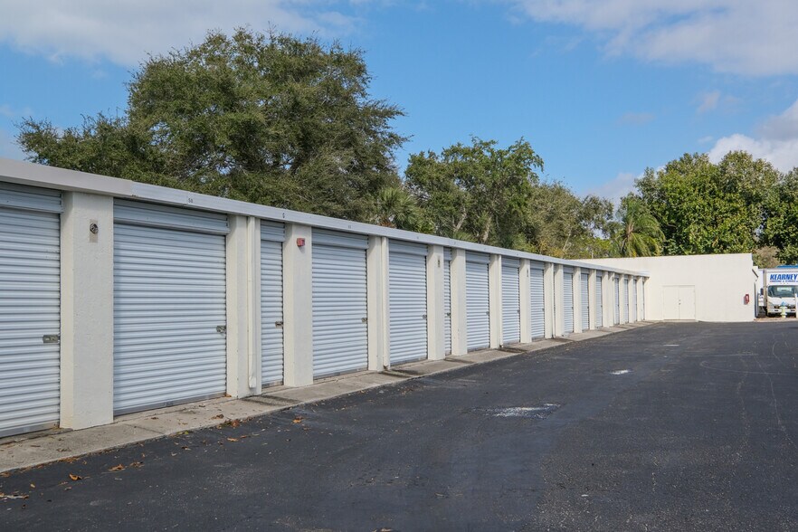 More Photos Of 619-641 Tamiami Trl, Nokomis Storefront For Lease