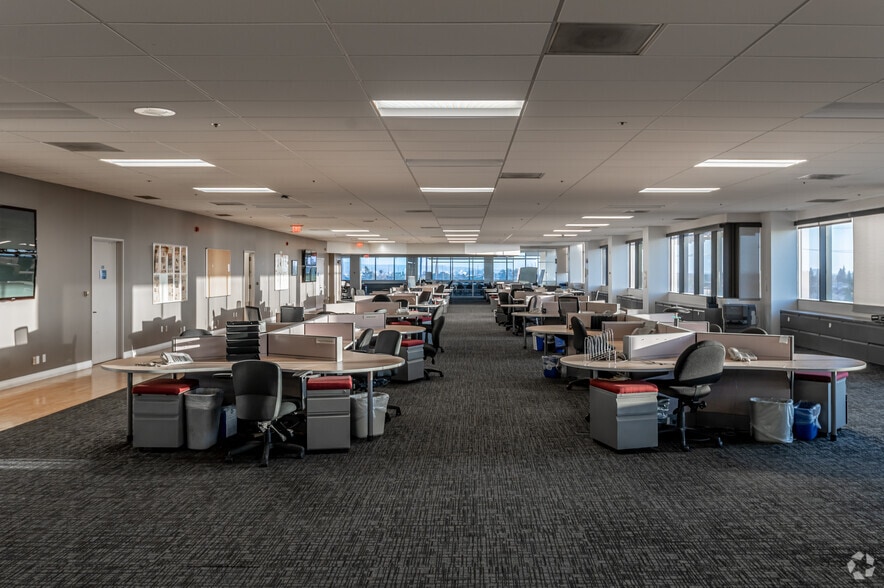 More Photos Of 625 N Grand Ave, Santa Ana Office For Sale