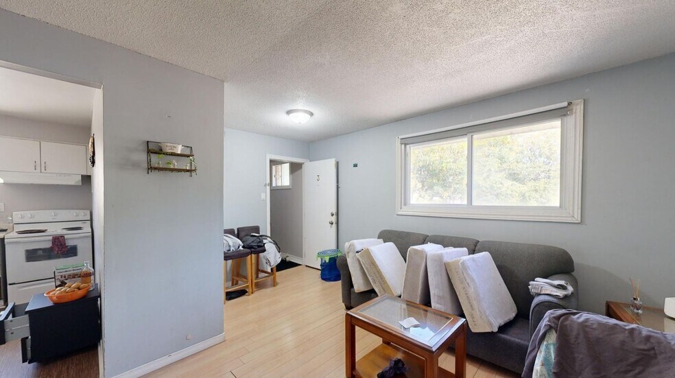 More Photos Of 184 Simcoe St, London Apartments For Sale