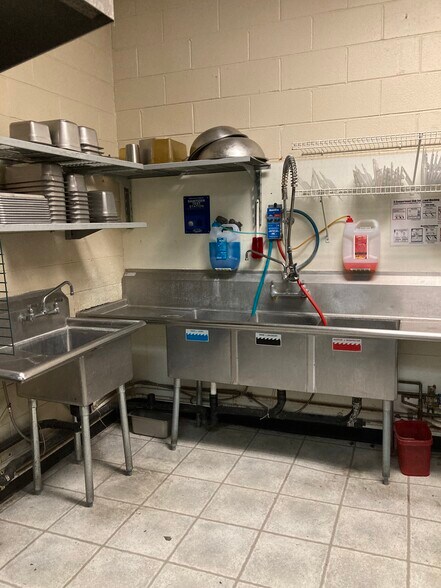 More Photos Of 641 S Columbia Ave, Connell Bowling Alley For Sale