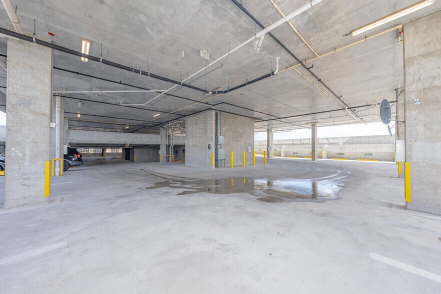 More Photos Of 800 N Federal Hwy, Hallandale Beach Office For Sale