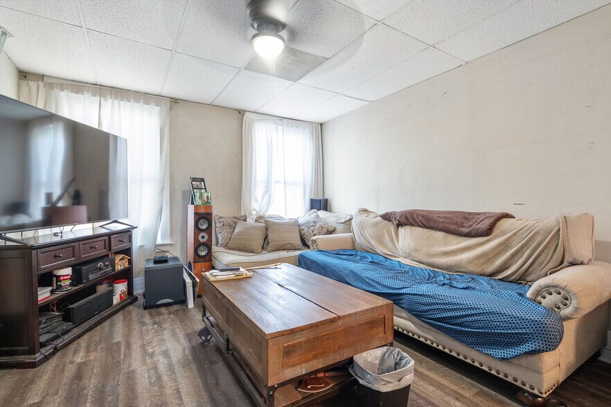 More Photos Of 1524 Van Vranken Ave, Schenectady Bar For Sale