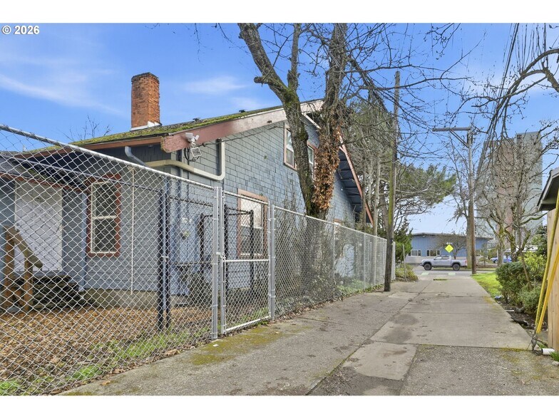 More Photos Of 245 W 13th Ave, Eugene Office For Sale