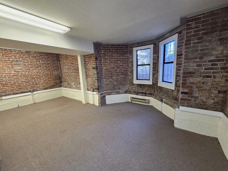 More Photos Of 1318 SW 12th Ave, Portland Office For Sale