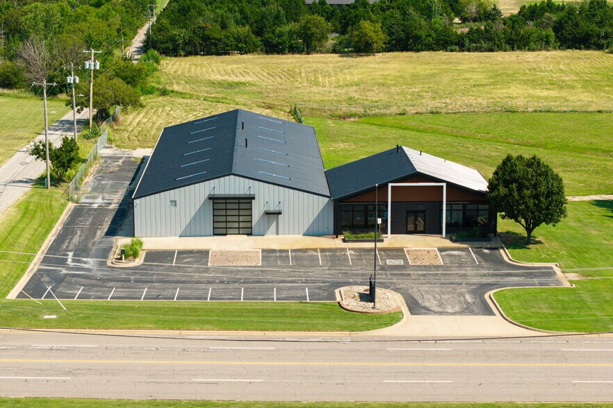 More Photos Of 501 E Britton Rd, Oklahoma City Auto Dealership For Lease