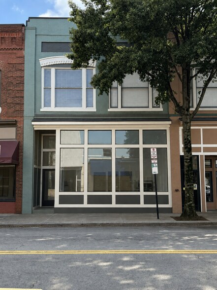 More Photos Of 121-149 W Washington St, Suffolk Apartments For Lease