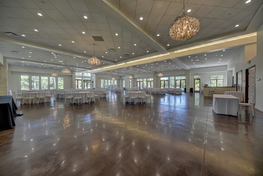 More Photos Of 25566 Bradbury Dr, Hockley Theater Concert Hall For Sale