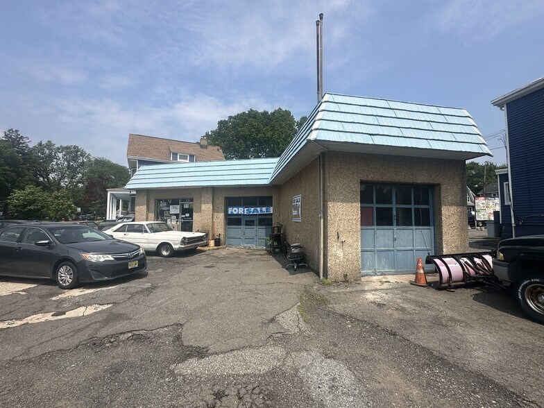 More Photos Of 401 Irvington Ave, South Orange Auto Salvage Facility For Sale
