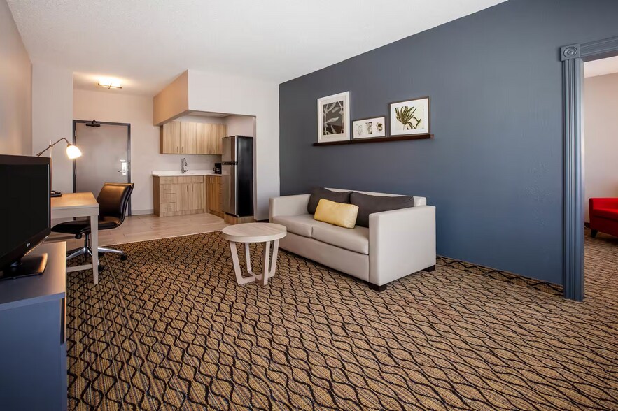 More Photos Of 1919 Star Batt Dr, Rochester Hills Hotel For Sale