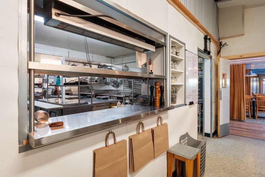 More Photos Of 101 Provence View Ln, Sequim Restaurant For Sale