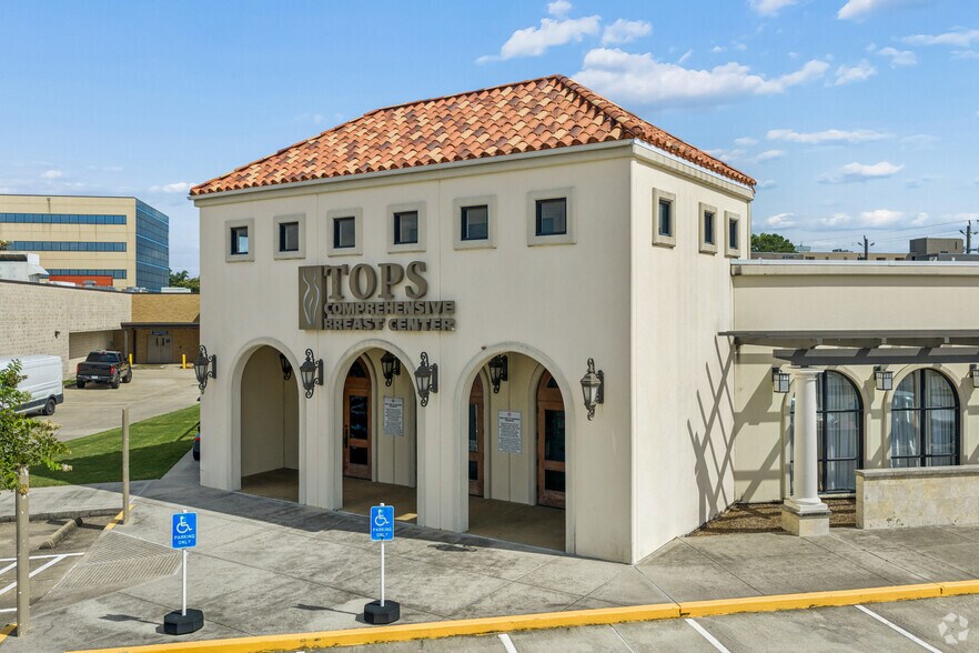 More Photos Of 17030 Red Oak Dr, Houston Medical For Sale