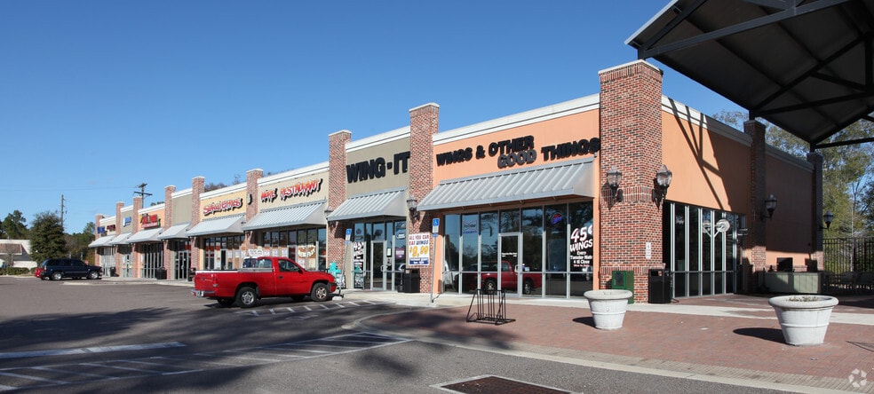 More Photos Of 12961 N Main St, Jacksonville Unknown For Lease