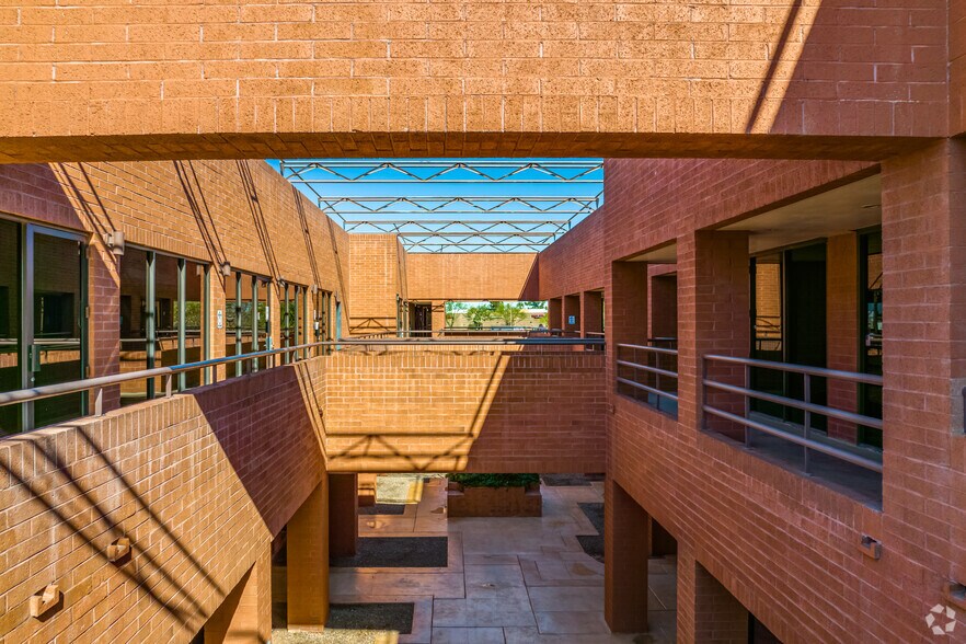 More Photos Of 10240 N 31st Ave, Phoenix Medical For Lease