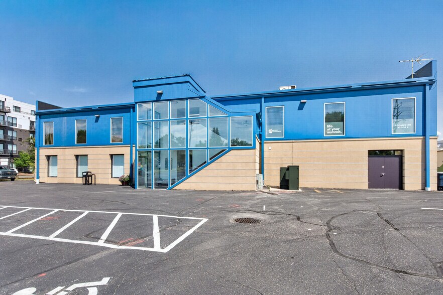 More Photos Of 146 Lake St N, Forest Lake Medical For Lease
