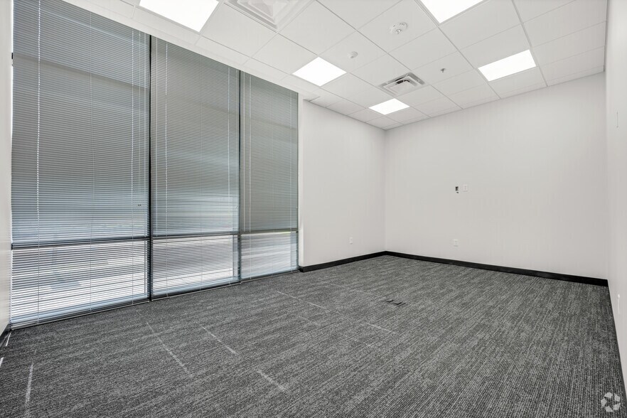 More Photos Of 4521 N US Highway 67, Midlothian Distribution For Sale