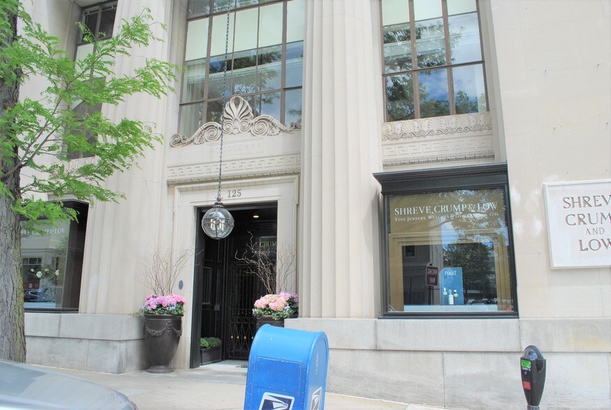 More Photos Of 125 Greenwich Ave, Greenwich Office For Lease