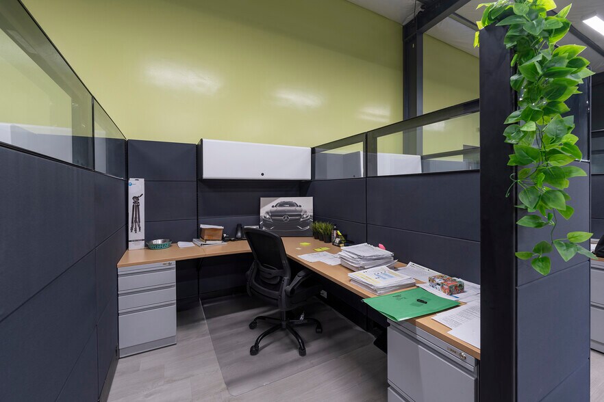 More Photos Of 2075 N Twin Oaks Valley Rd, San Marcos Garden Center For Lease