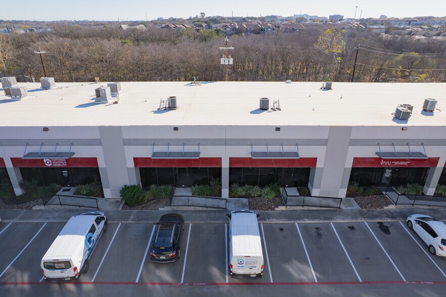 More Photos Of 8666 Huebner Rd, San Antonio Research And Development For Lease