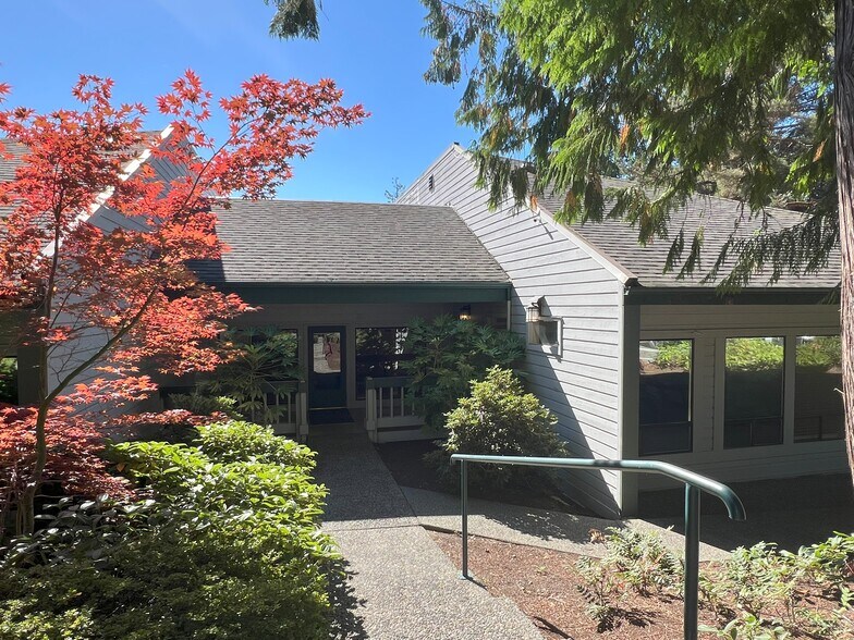 More Photos Of 11415 Ne 128th St, Kirkland Office For Sale