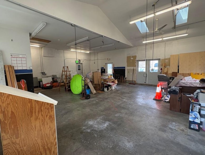 More Photos Of 8-10 S High St, Victor Freestanding For Sale