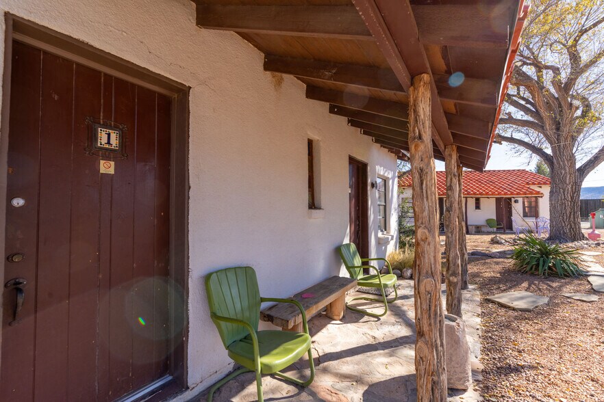 More Photos Of 2310 W Highway 90, Alpine Hotel For Sale