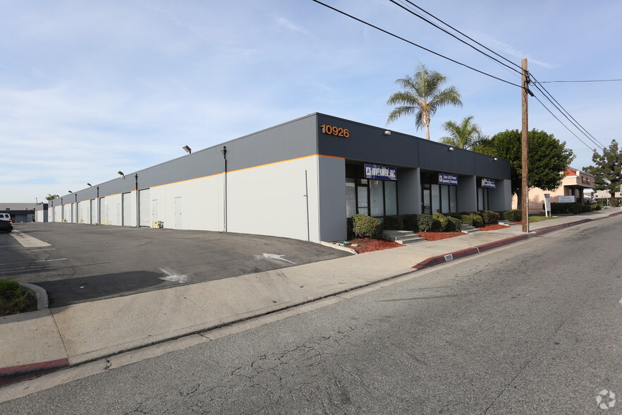 More Photos Of 10926 Rush St, South El Monte Light Manufacturing For Lease
