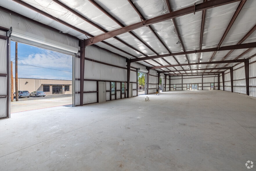 More Photos Of 7822 Fortune Dr, San Antonio Warehouse For Lease