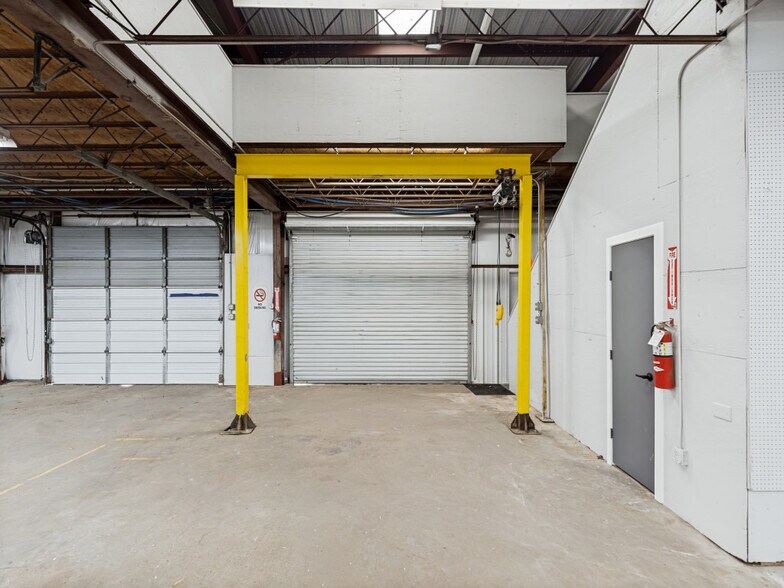 More Photos Of 18918 Tomball Pky, Houston Storefront Retail Office For Lease