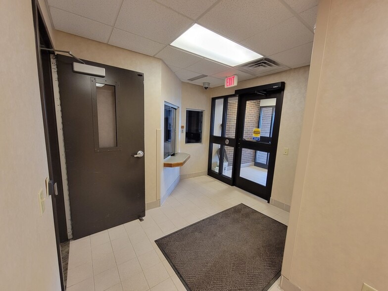 More Photos Of 4205 State St, Bismarck Medical For Sale