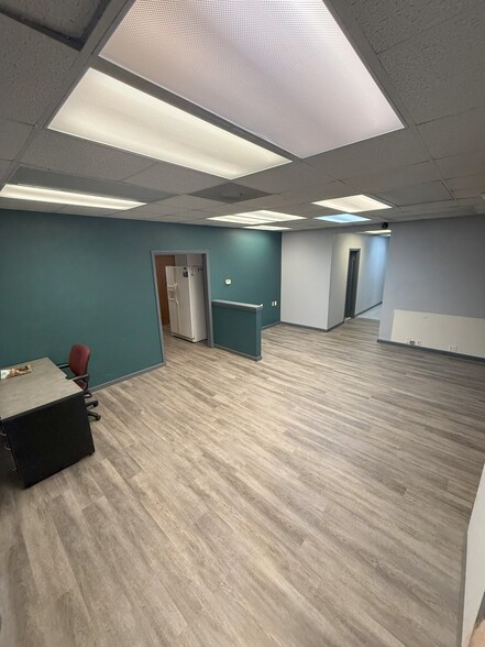 More Photos Of 9620 Midland Blvd, Saint Louis Warehouse For Sale