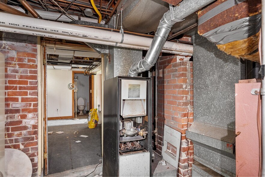 More Photos Of 58 Oliver St, Fitchburg Office Residential For Sale