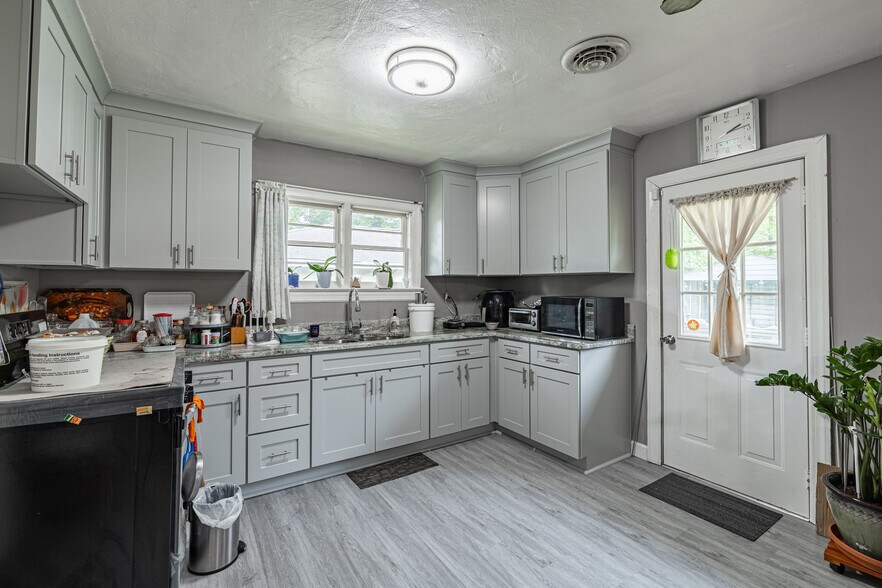 More Photos Of 4933 George Washington Mem Hwy, Yorktown Land For Sale