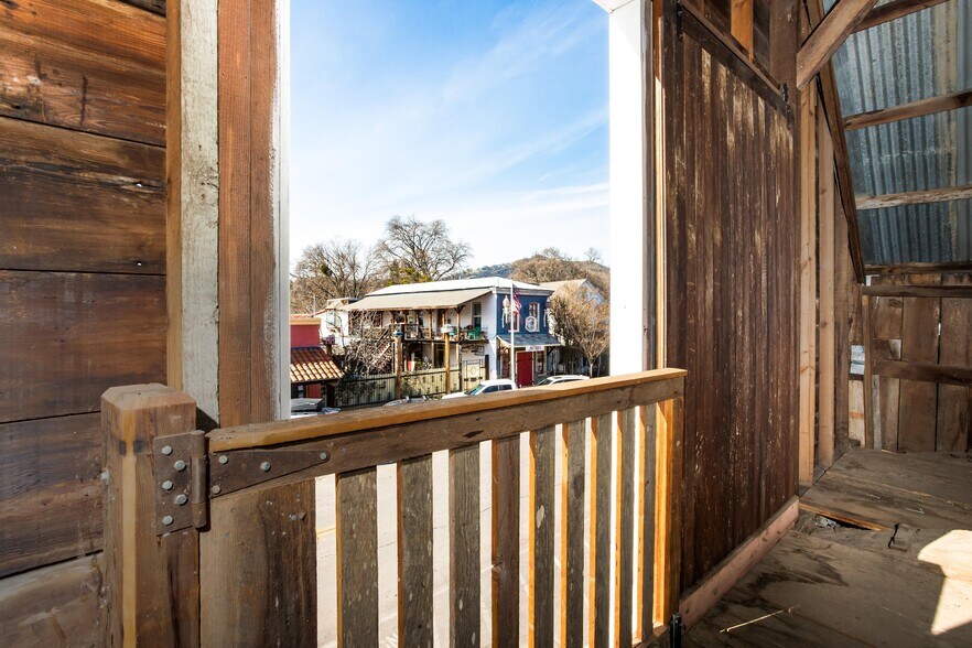 More Photos Of 9510 Main St, Upper Lake Freestanding For Sale