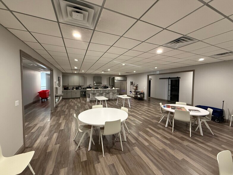 More Photos Of 29080 -29092 Krentel Rd, Lacombe Flex For Sale