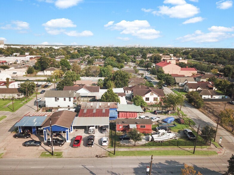 More Photos Of 1106 Wayside Dr, Houston Auto Repair For Sale