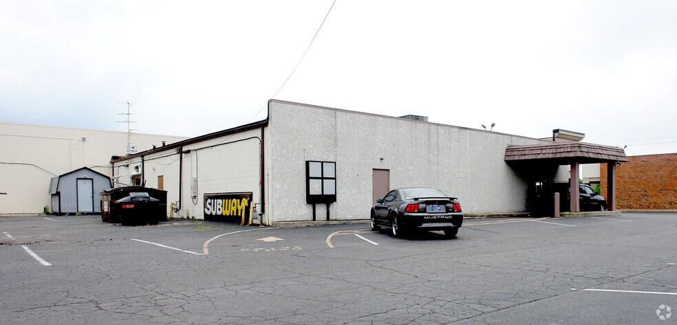 More Photos Of 1107-1135 N Arlington Ave, Indianapolis Storefront For Sale