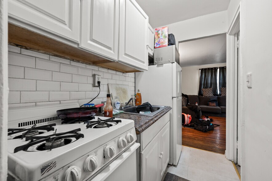 More Photos Of 305 Parrott Ave, Bridgeport Apartments For Sale