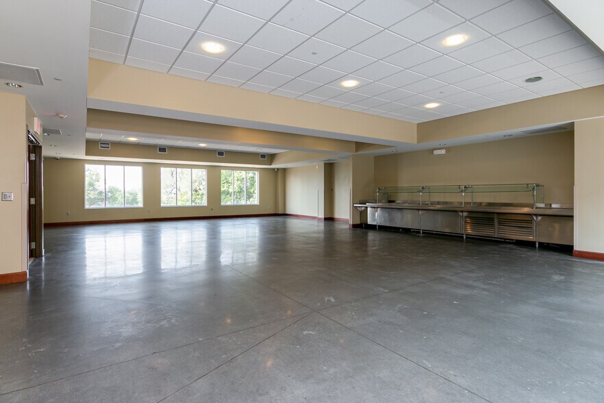 More Photos Of 1632 McCain Ln, Manhattan Sorority Fraternity House For Sale