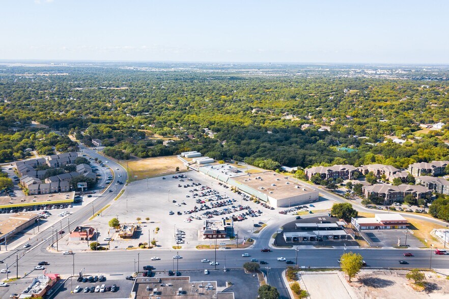 More Photos Of 1481-1499 Hillcrest Dr, San Antonio Storefront Retail Office For Sale