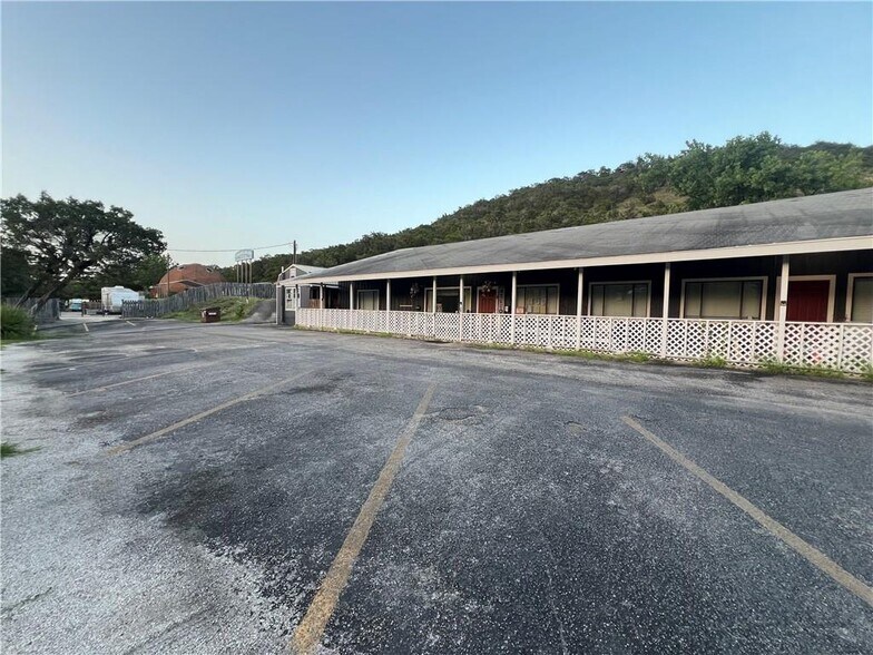 More Photos Of 130 Charter Oak Dr, Canyon Lake Daycare Center For Lease