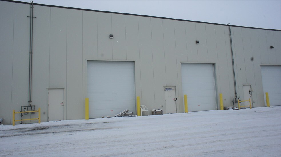 More Photos Of 120 Pembina Rd, Sherwood Park Light Manufacturing For Sale