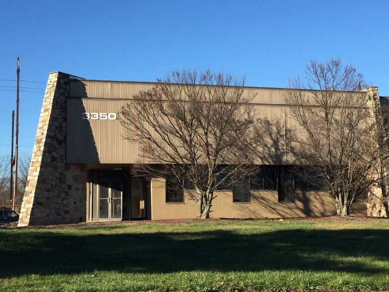 More Photos Of 3350 Progress Dr, Bensalem Warehouse For Lease