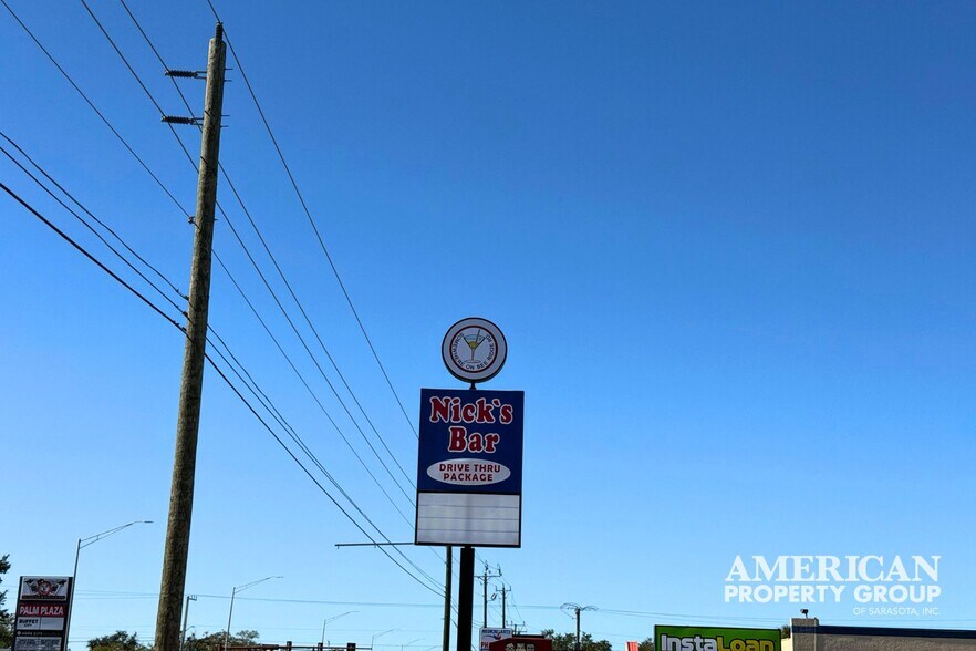 More Photos Of 4459 Bee Ridge Rd, Sarasota Bar For Sale