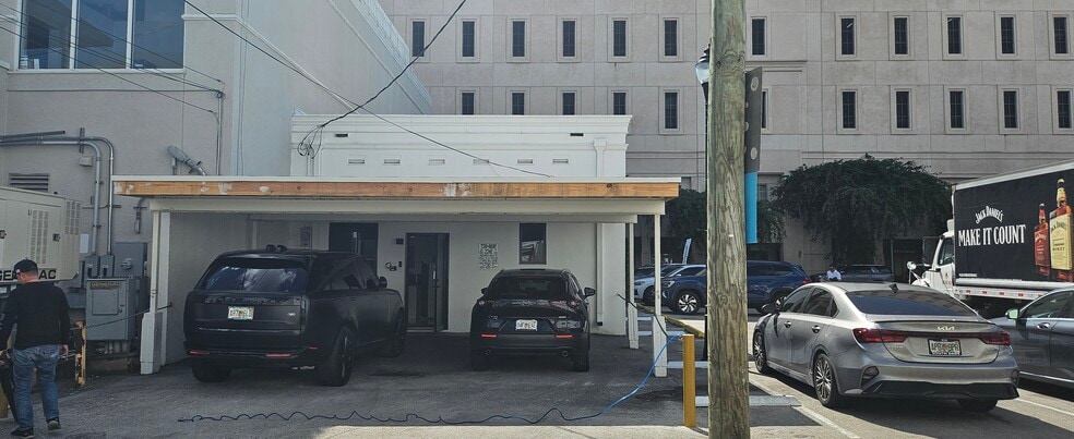 More Photos Of 117 Aragon Ave, Coral Gables Medical For Sale