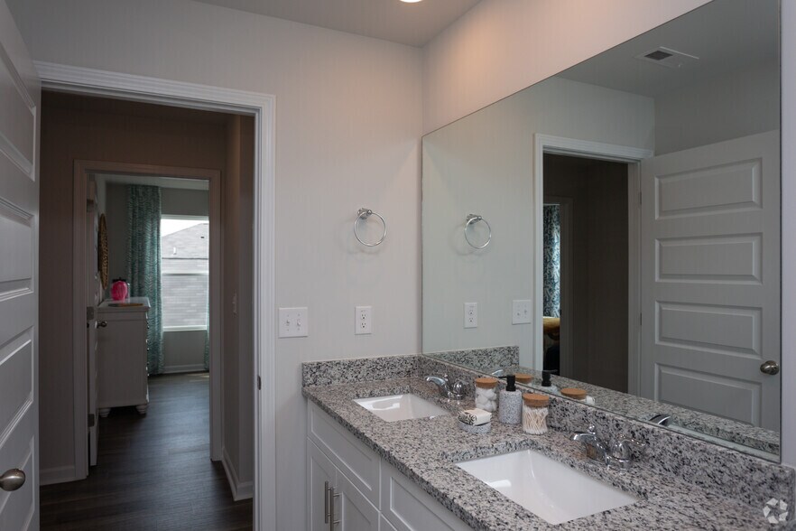 More Photos Of 507 Satinwood Cir, Graniteville Apartments For Sale