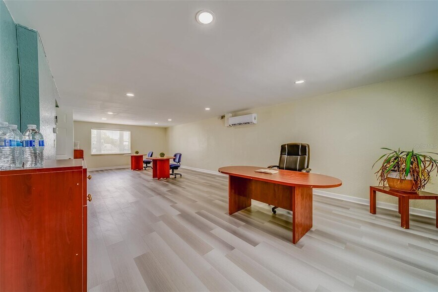 More Photos Of 1275 Cleveland St, Clearwater Medical For Lease